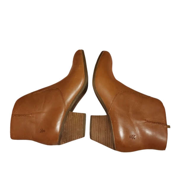 Frye Leather Almond Toe Jennifer Ankle Booties | Size 6.5 - Picture 4 of 11
